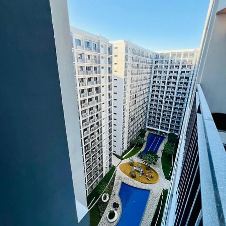 Shore 2 Residences Tower 2 Pasay Exterior photo