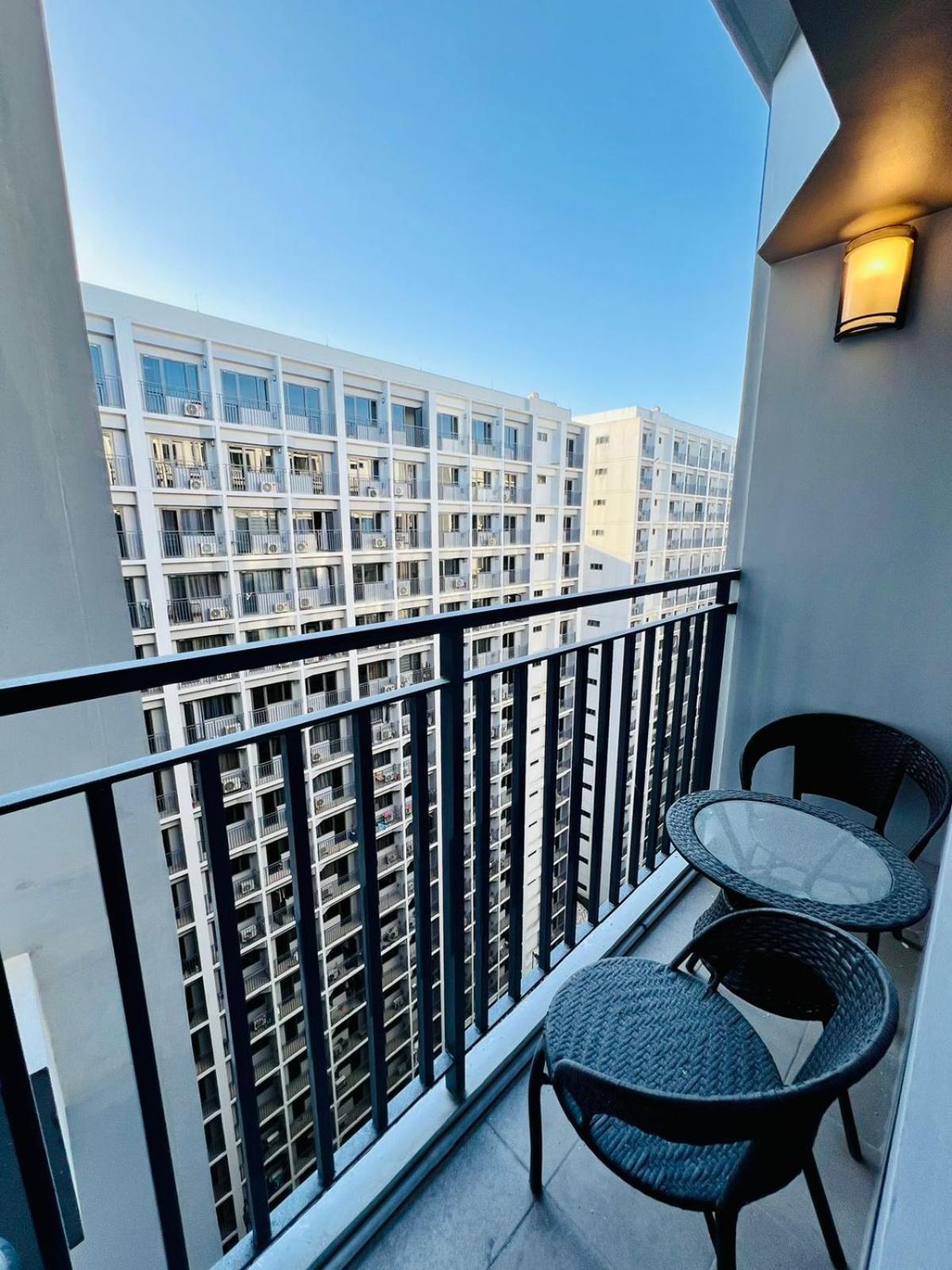 Shore 2 Residences Tower 2 Pasay Exterior photo